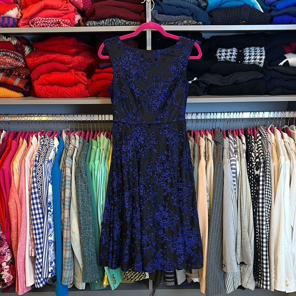 Betsy Johnson black/blue glitter floral print sleeveless back zip dress size 2